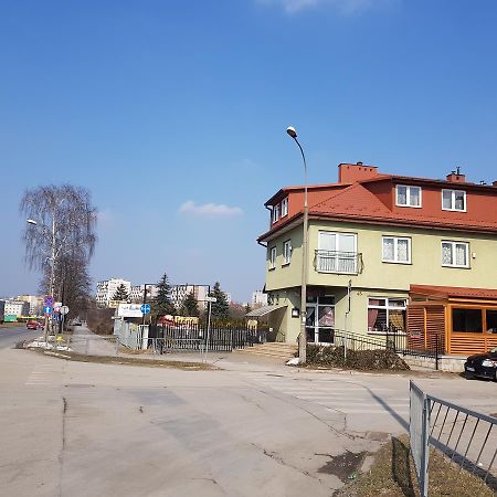Roadway Hostel Келце Екстериор снимка