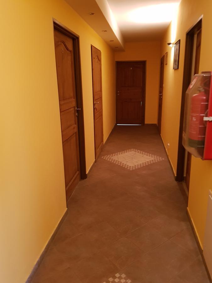 Roadway Hostel Келце Екстериор снимка
