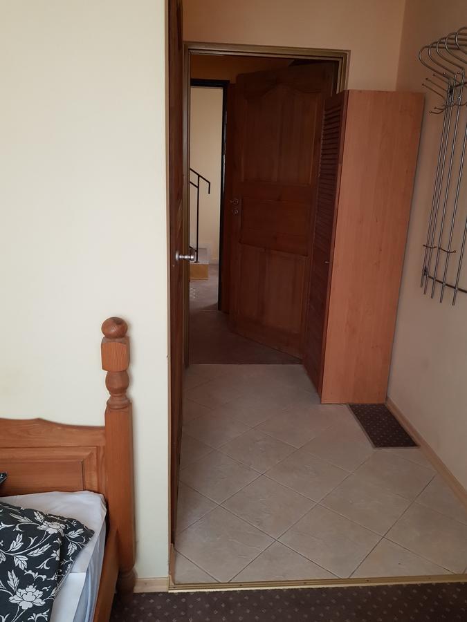 Roadway Hostel Келце Екстериор снимка