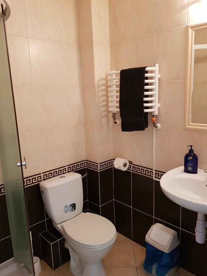 Roadway Hostel Келце Екстериор снимка
