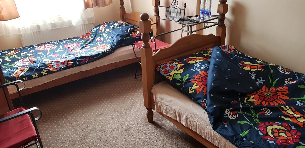 Roadway Hostel Келце Екстериор снимка